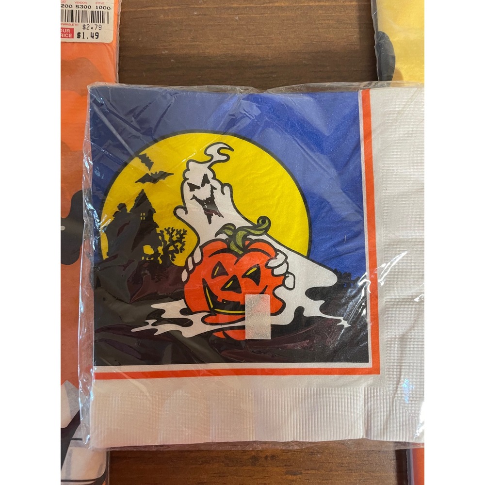 Vintage 1983 Halloween Party Set 2 Table Covers Black Cat Bats & Ghost Napkins - Picture 4 of 13